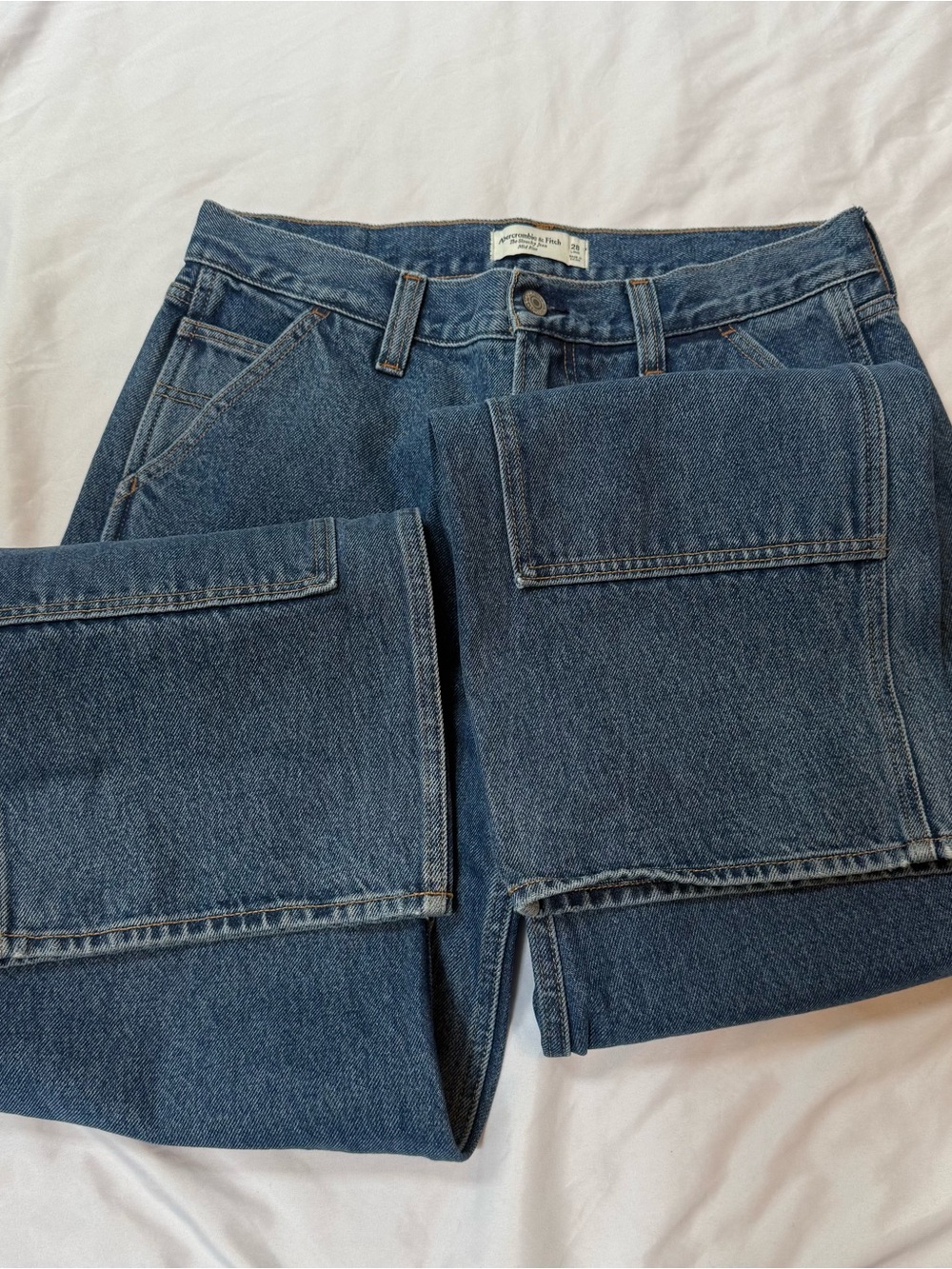 Abercrombie & Fitch Mid Rise Slouchy Jeans - Picture 4 of 12